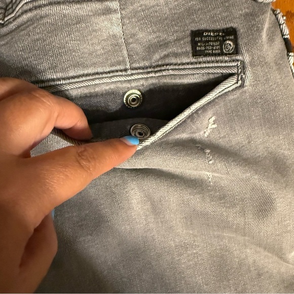 Diesel Men's Combat RR55 Jeans Gray Sz 33x28.5 Distressed Tapered Straight Leg - Picture 15 of 16